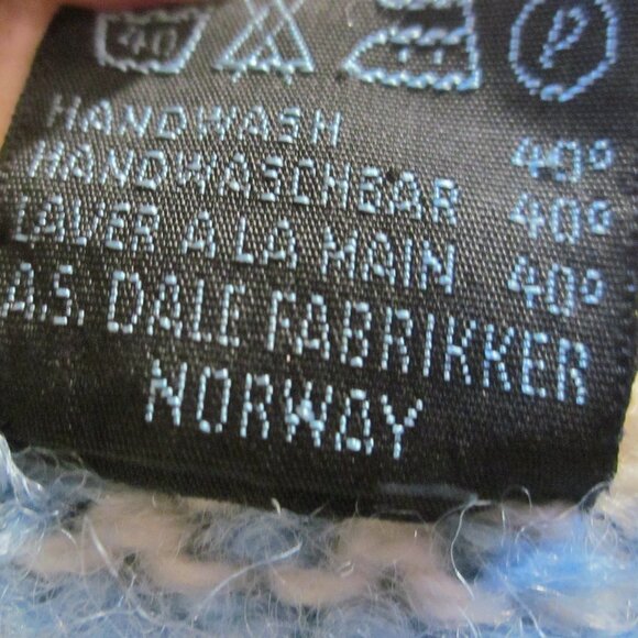 Dale of Norway Sweater Size M/50 Reindeer Fair Isle Blue/White VTG 80's - Picture 7 of 7